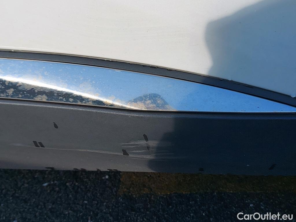  Peugeot  5008 PEUGEOT  / 2020 / 5P / todoterreno 1.5 BlueHDi 96kW S&S GT EAT8 #21