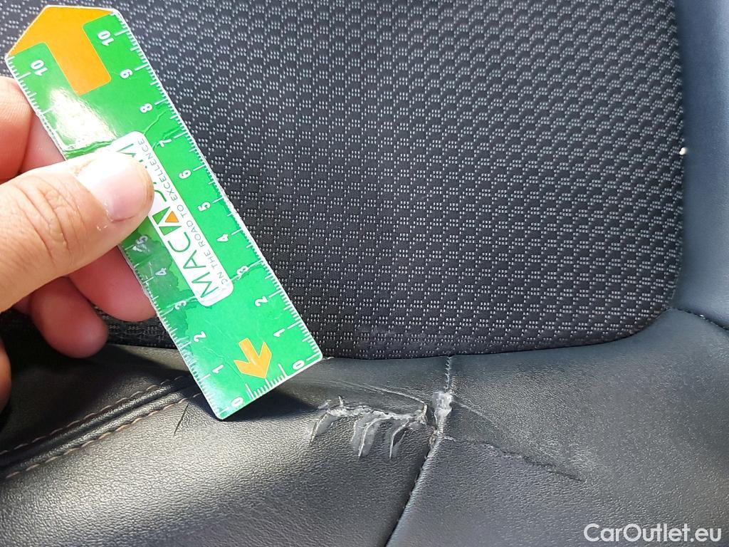  Peugeot  5008 PEUGEOT  / 2020 / 5P / todoterreno 1.5 BlueHDi 96kW S&S GT EAT8 #4