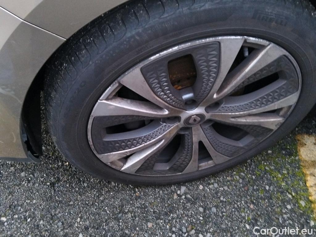  Renault  Scenic RENAULT Scénic / 2016 / 5P / monovolumen compacto Zen Energy dCi 96kW (130CV) #19