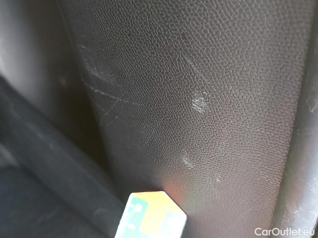  Peugeot  5008 PEUGEOT  / 2020 / 5P / todoterreno 1.5 BlueHDi 96kW S&S GT EAT8 #16