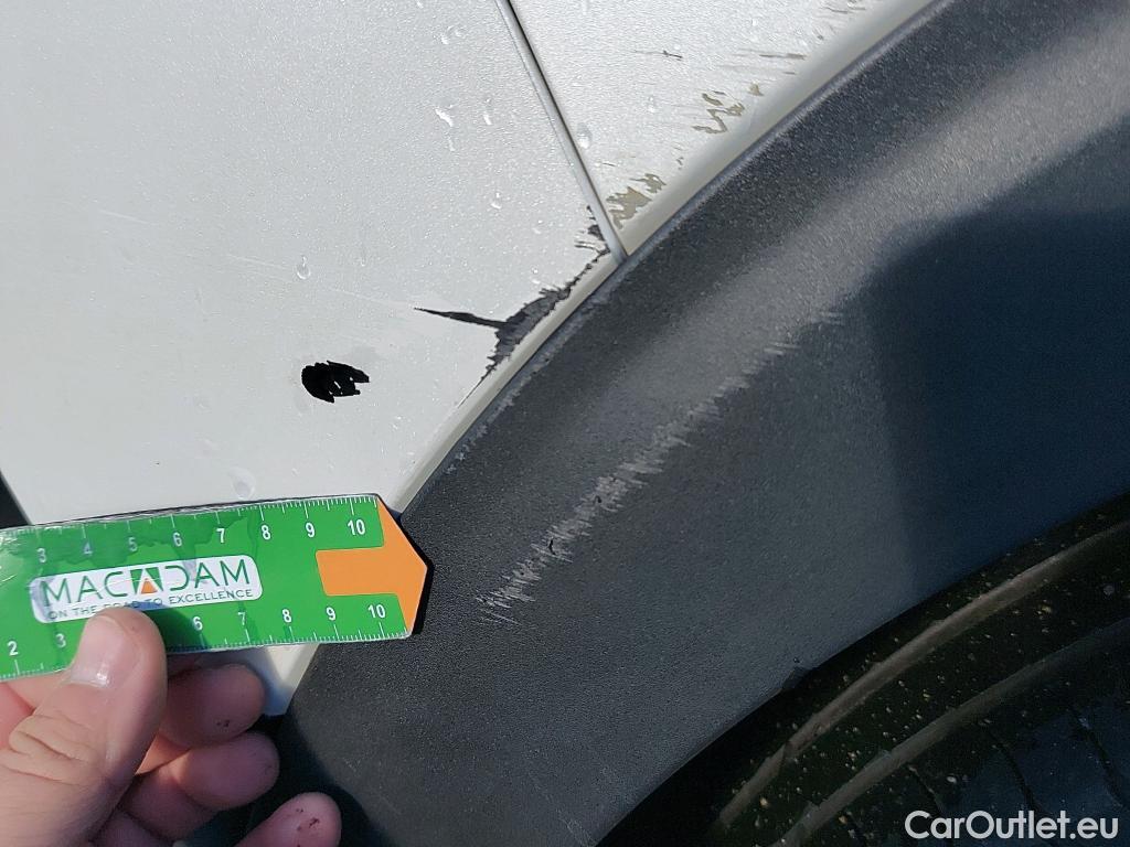  Peugeot  5008 PEUGEOT  / 2020 / 5P / todoterreno 1.5 BlueHDi 96kW S&S GT EAT8 #24