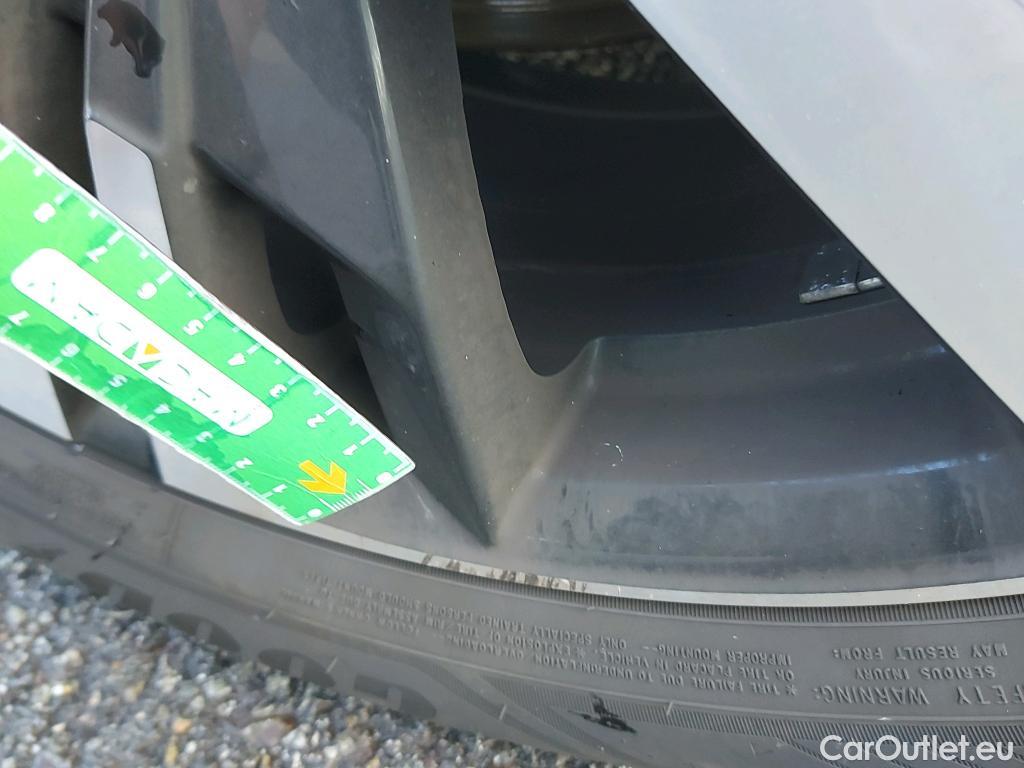  Peugeot  5008 PEUGEOT  / 2020 / 5P / todoterreno 1.5 BlueHDi 96kW S&S GT EAT8 #2