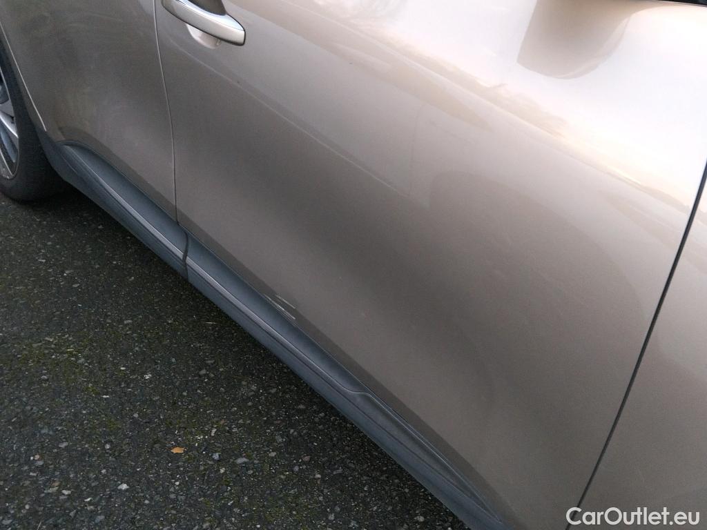  Renault  Scenic RENAULT Scénic / 2016 / 5P / monovolumen compacto Zen Energy dCi 96kW (130CV) #3