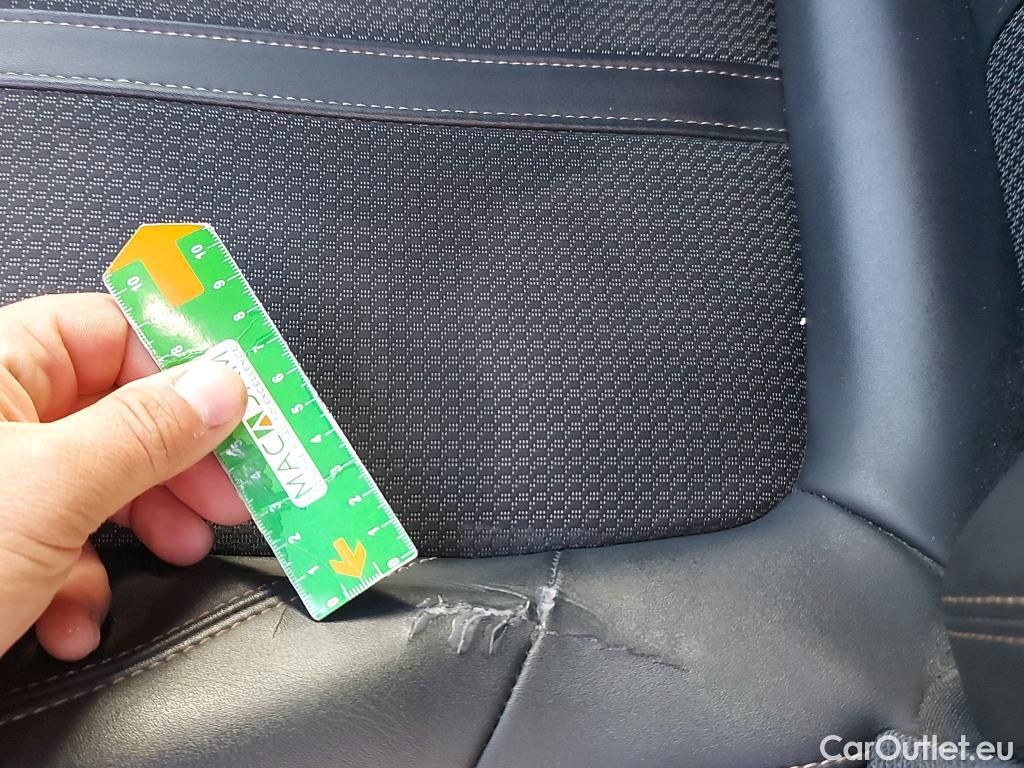  Peugeot  5008 PEUGEOT  / 2020 / 5P / todoterreno 1.5 BlueHDi 96kW S&S GT EAT8 #3