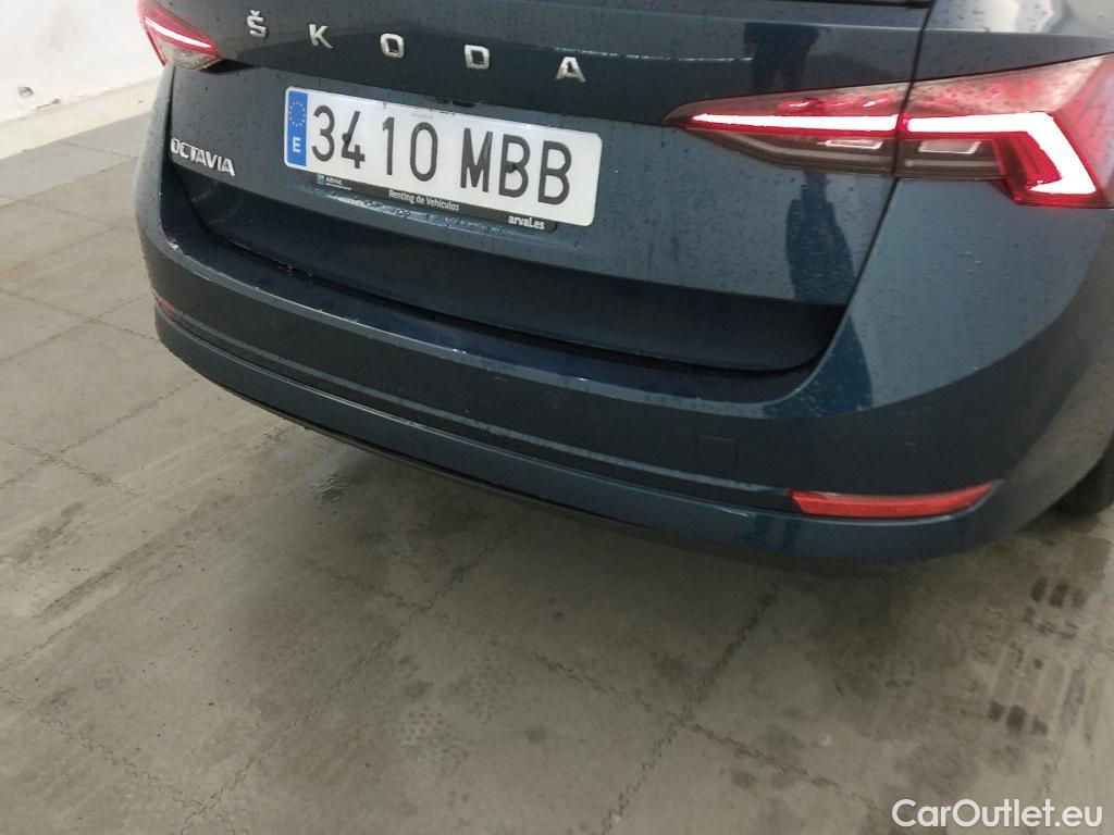  Skoda  Octavia SKODA  / 2020 / 5P / familiar Combi 2.0 TDI 110kW(150CV) DSG Ambition #12