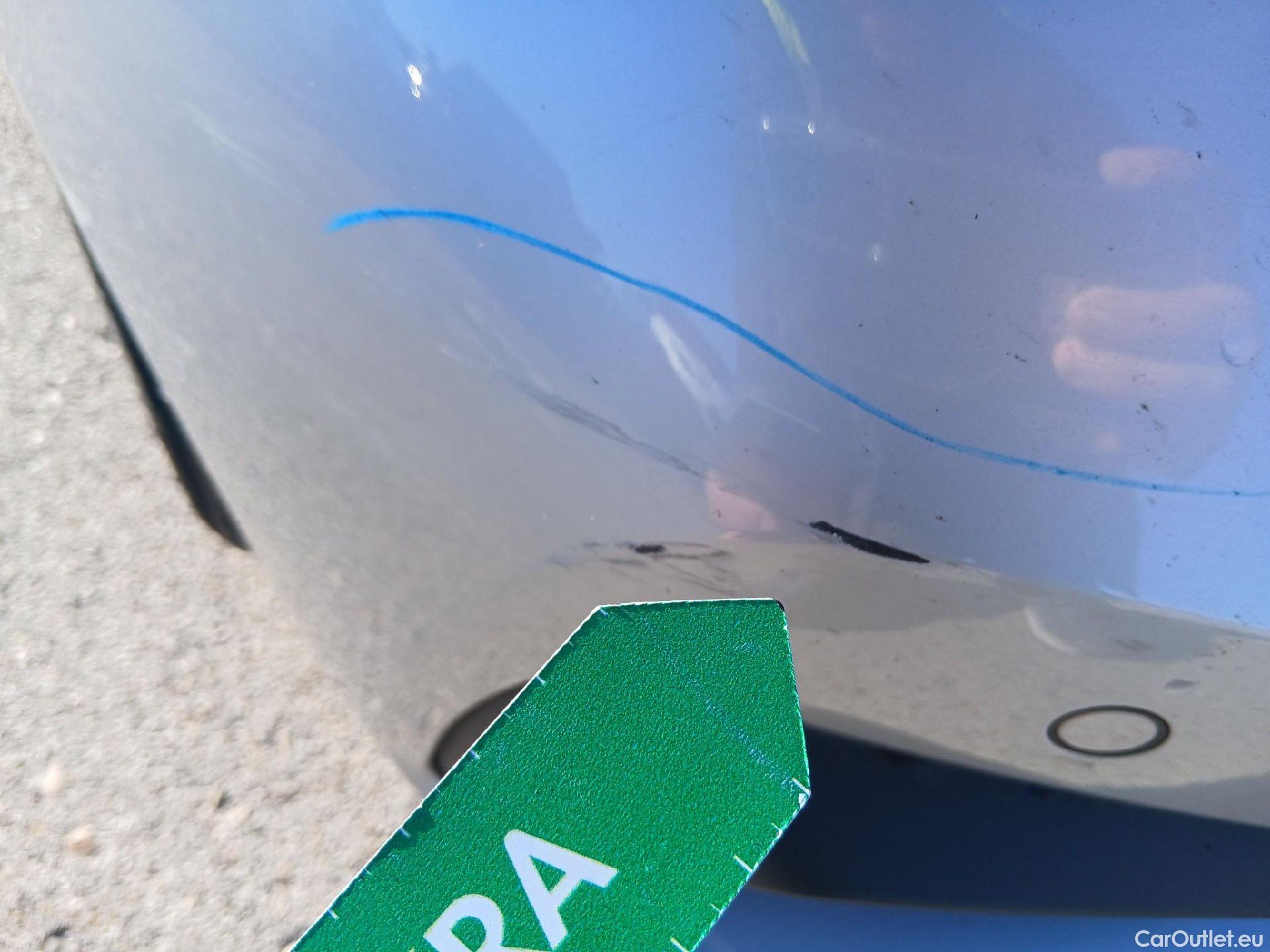  Bmw  Serie 1 BMW  / 2019 / 5P / berlina con portón 116d #3