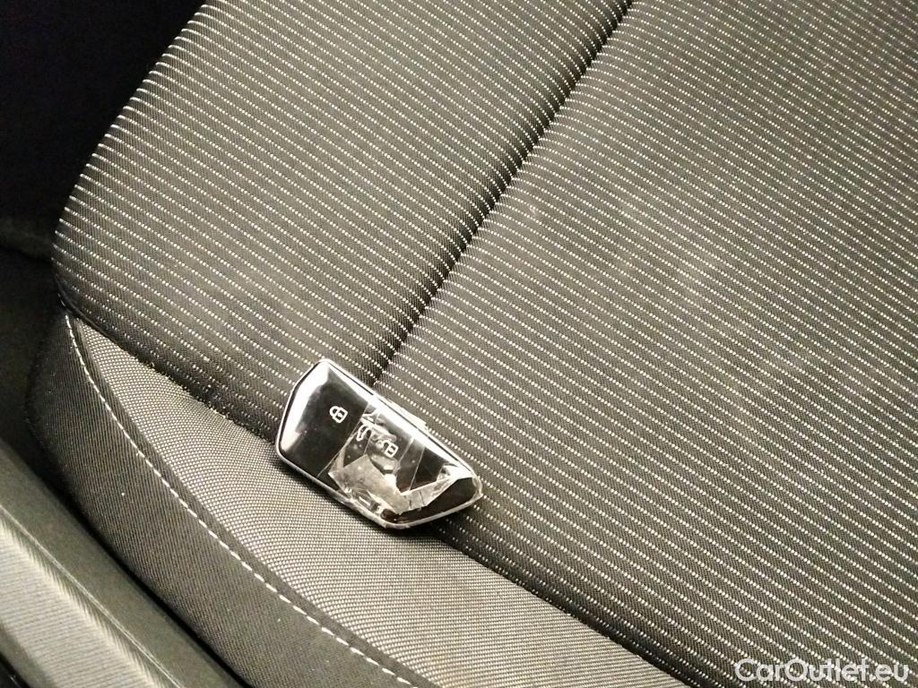  Skoda  Octavia SKODA  / 2020 / 5P / familiar Combi 2.0 TDI 110kW(150CV) DSG Ambition #4