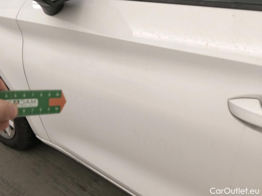  Seat  Leon SEAT Nuevo León / 2020 / 5P / familiar SP 2.0 TDI 85kW Style Go(SP) #6