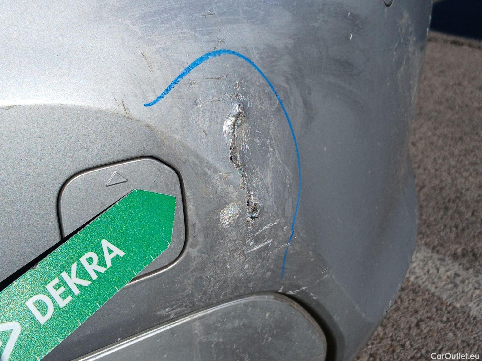  Bmw  Serie 1 BMW  / 2019 / 5P / berlina con portón 116d #12