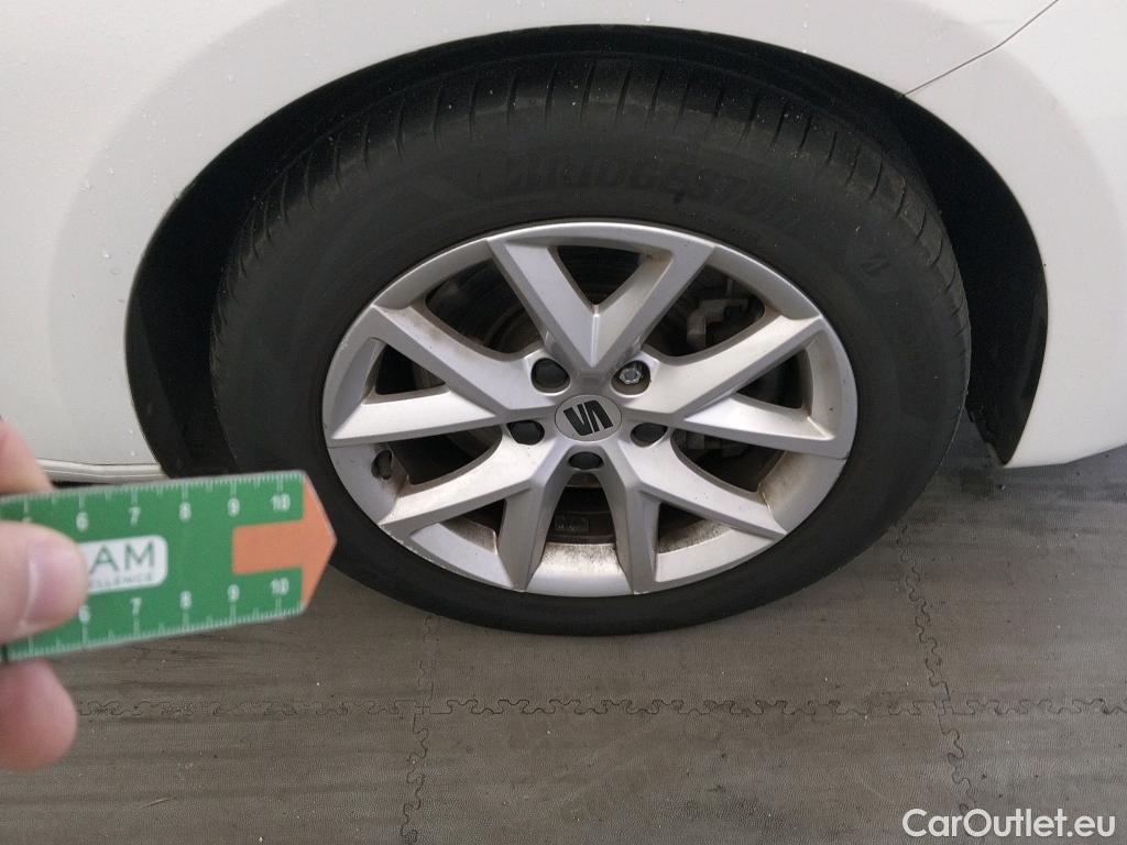  Seat  Leon SEAT Nuevo León / 2020 / 5P / familiar SP 2.0 TDI 85kW Style Go(SP) #17