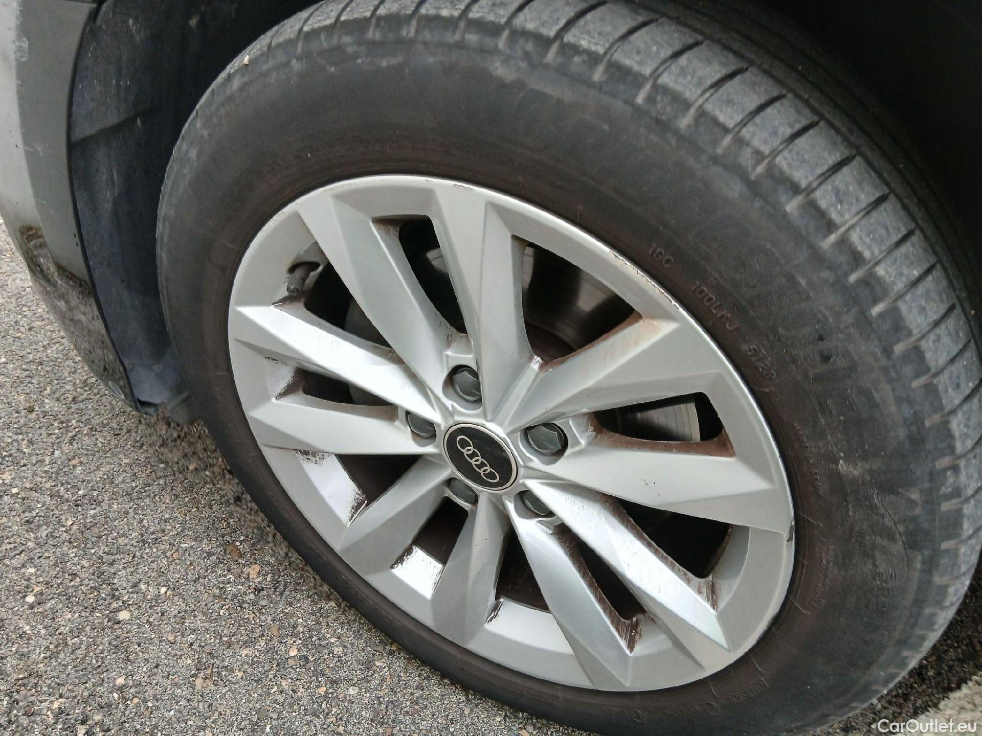  Audi  A3 AUDI  / 2020 / 5P / berlina con portón Sportback 30 TDI 85kW (116CV) #2