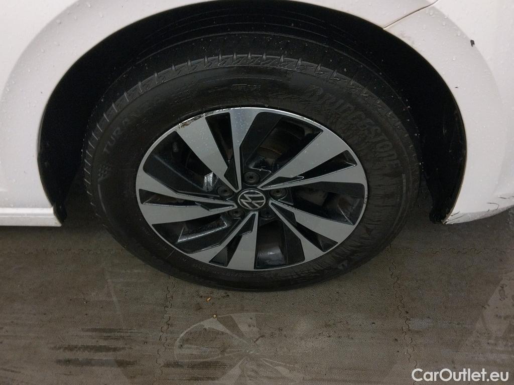  Volkswagen  Polo VOLKSWAGEN  / 2017 / 5P / berlina con portón Advance 1.0 TSI 70kW (95CV) #15