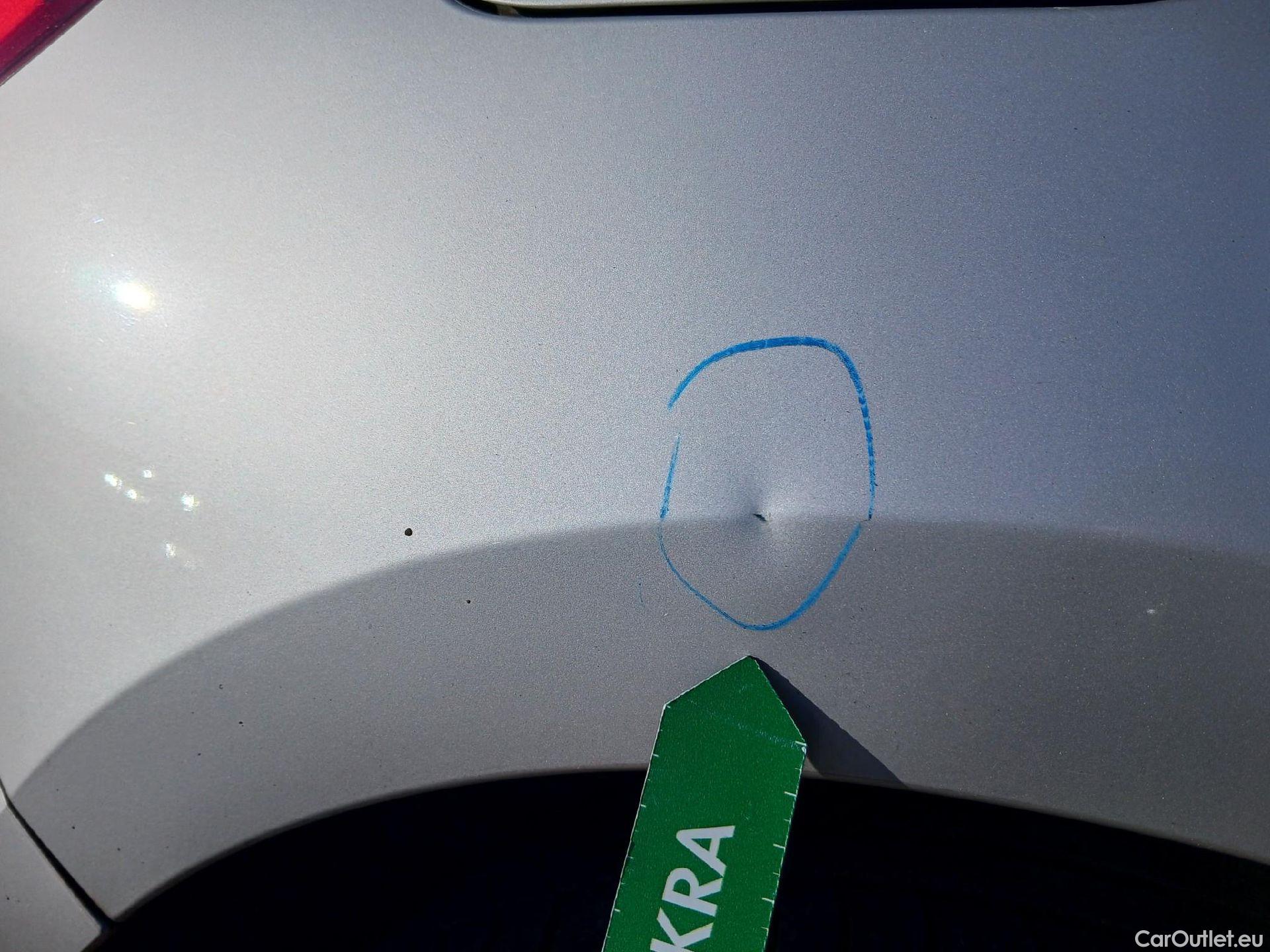  Bmw  Serie 1 BMW  / 2019 / 5P / berlina con portón 116d #20