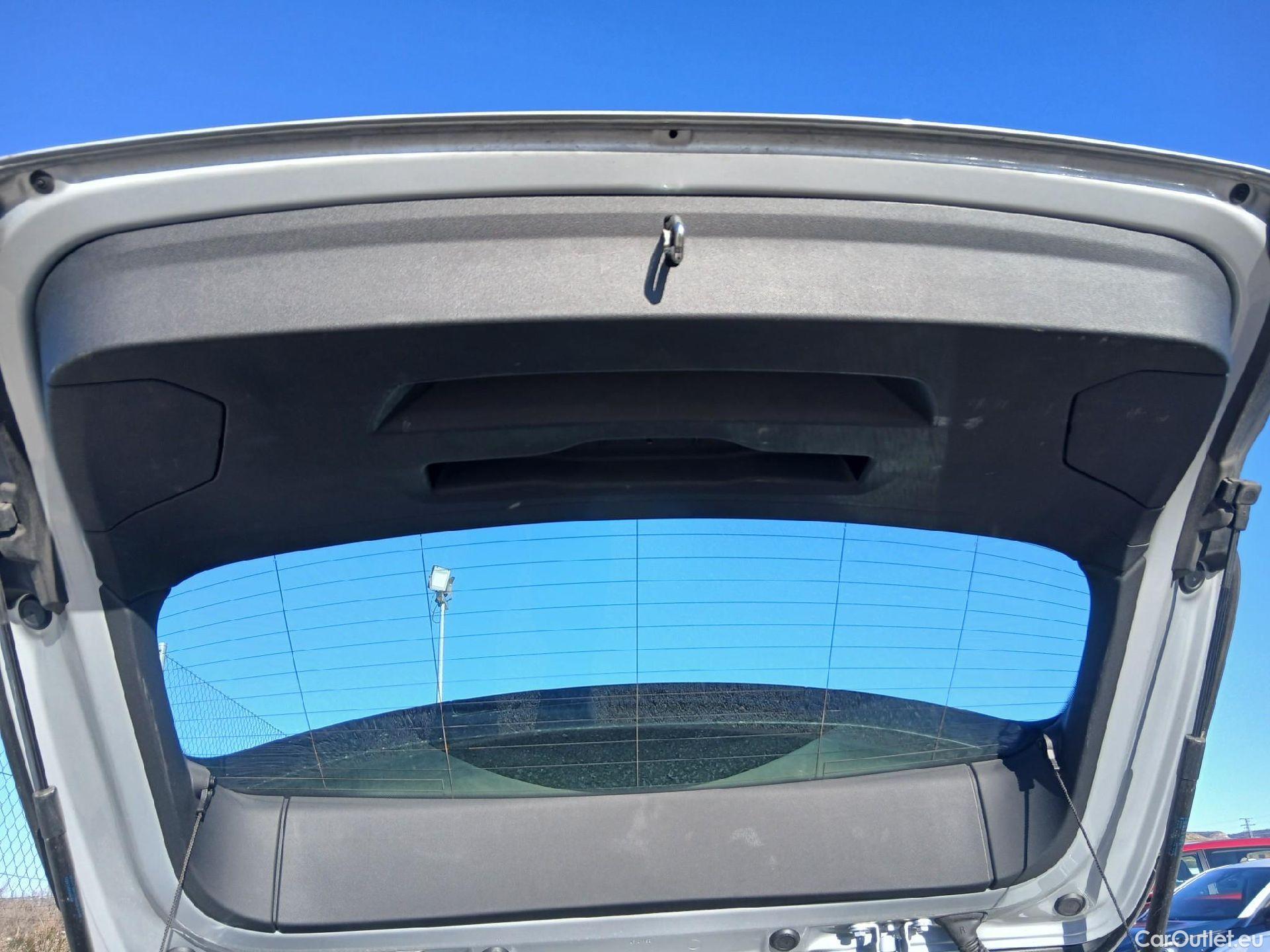  Bmw  Serie 1 BMW  / 2019 / 5P / berlina con portón 116d #17