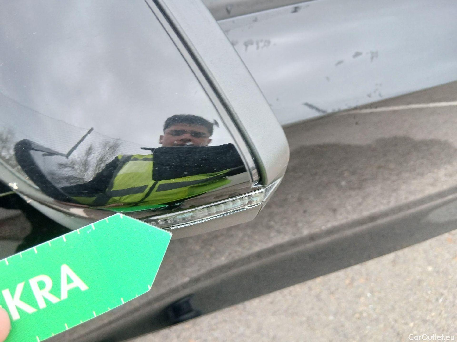  Audi  A3 AUDI  / 2020 / 5P / berlina con portón Sportback 30 TDI 85kW (116CV) #21