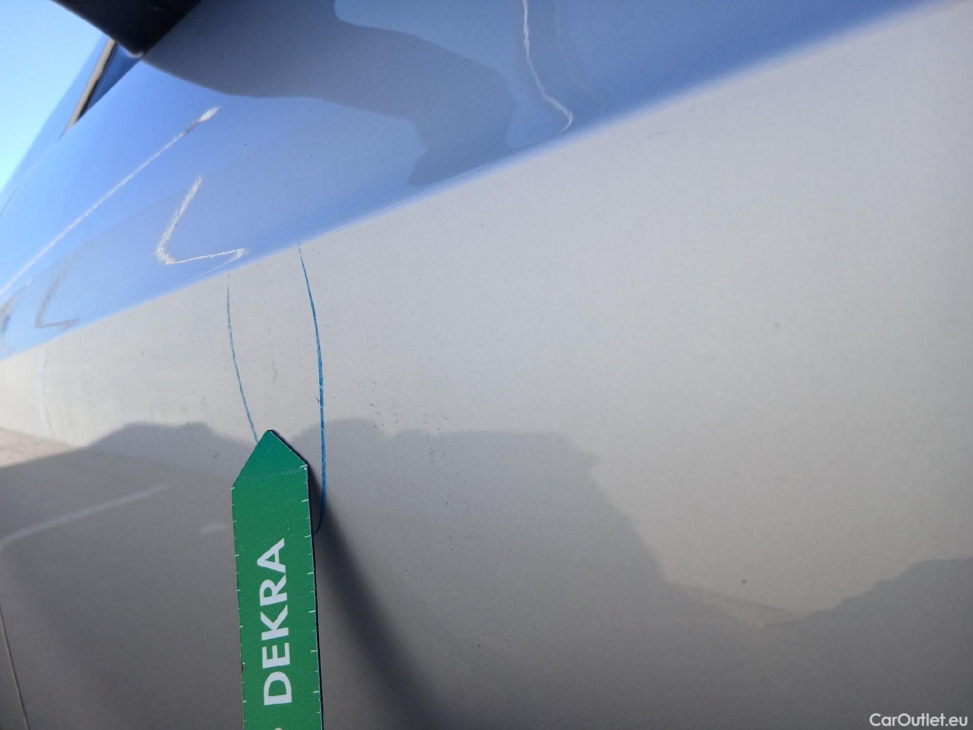  Bmw  Serie 1 BMW  / 2019 / 5P / berlina con portón 116d #4