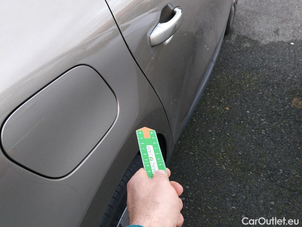  Renault  Scenic RENAULT Scénic / 2016 / 5P / monovolumen compacto Zen Energy dCi 96kW (130CV) #40