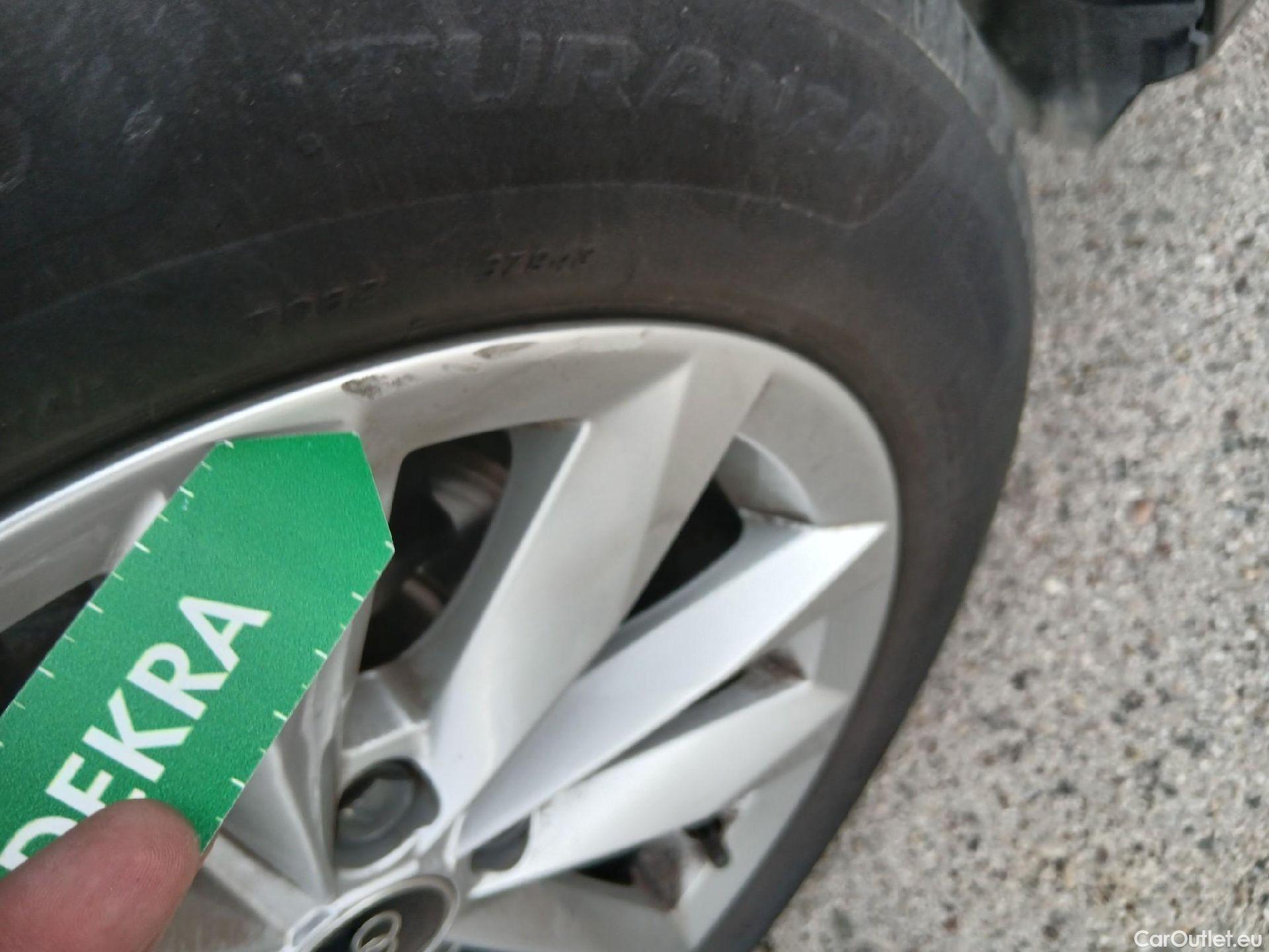  Audi  A3 AUDI  / 2020 / 5P / berlina con portón Sportback 30 TDI 85kW (116CV) #6