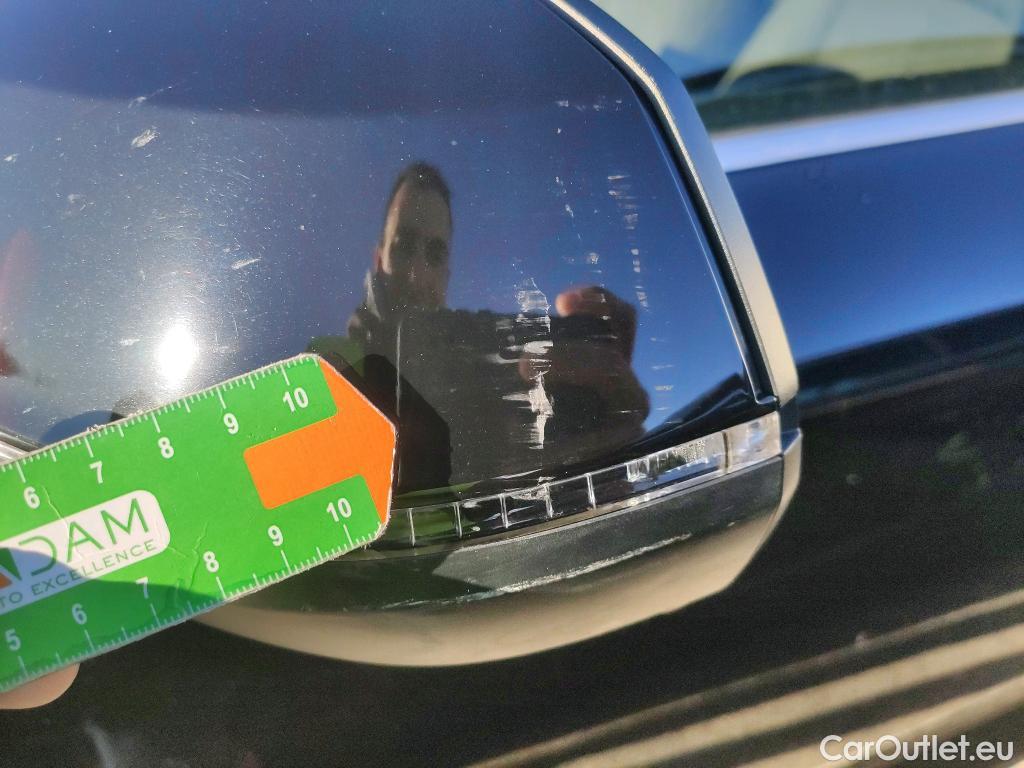  Audi  Q5 AUDI  / 2016 / 5P / todoterreno Design 35 TDI 120kW S tronic (AC) #24