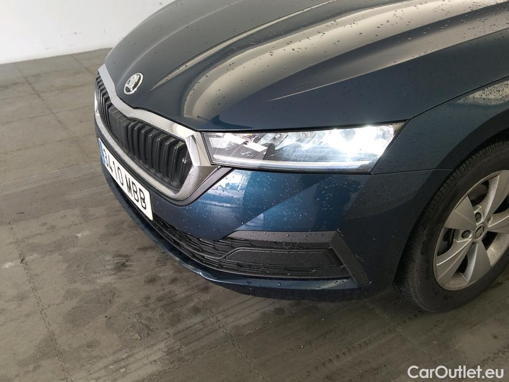  Skoda  Octavia SKODA  / 2020 / 5P / familiar Combi 2.0 TDI 110kW(150CV) DSG Ambition #7