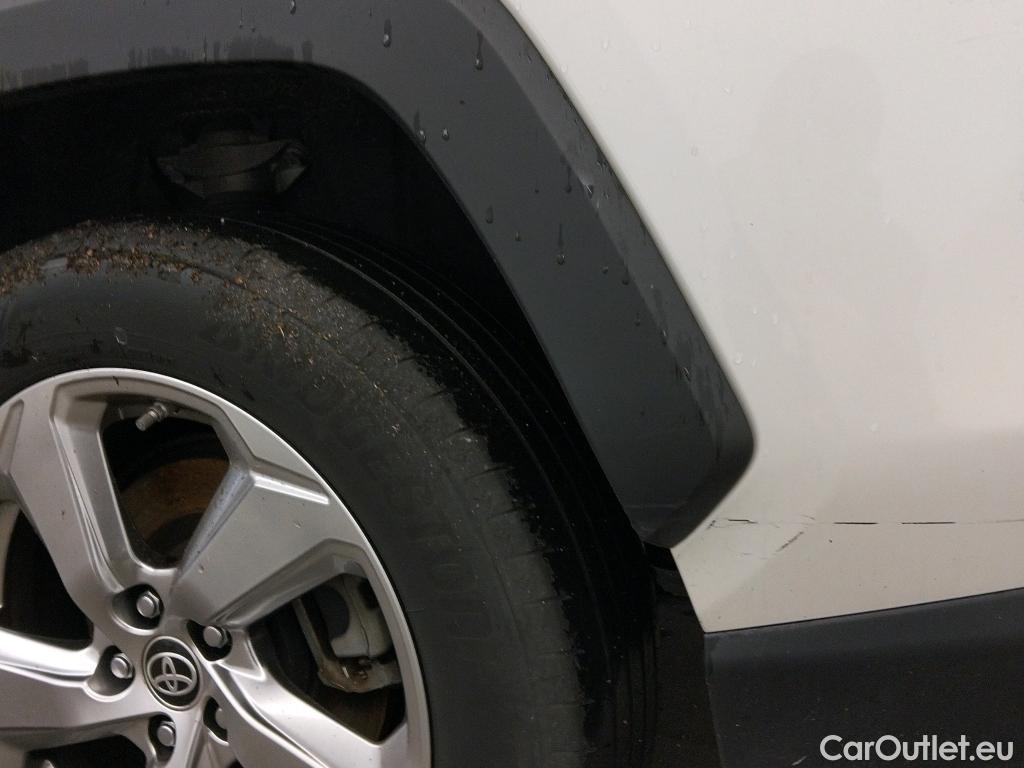  Toyota  RAV4 TOYOTA  / 2018 / 5P / todoterreno 2.5l 220H Advance #9