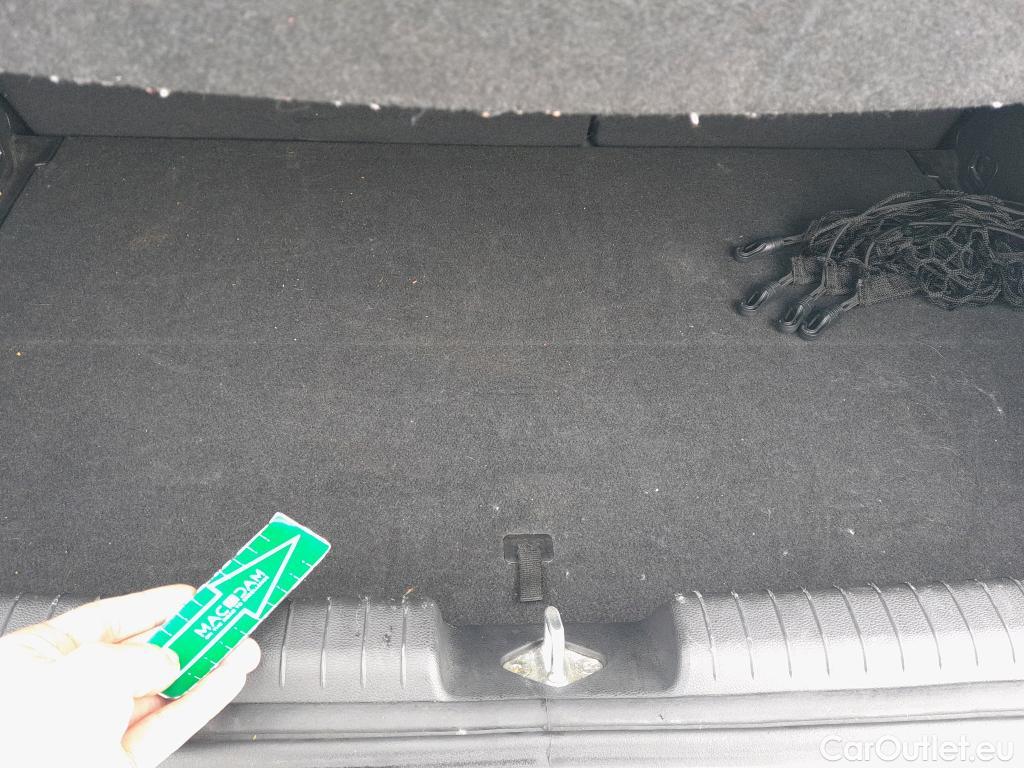  Hyundai  i20 HYUNDAI  5p 2G berlina con portón 1.4 CRDi Klass #14