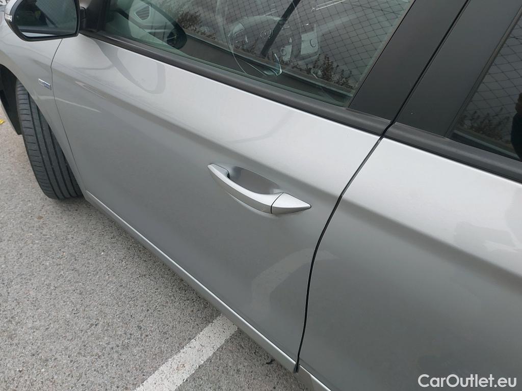  Hyundai   Ioniq HYUNDAI / 2019 / 5P / berlina con portón 1.6 GDI HEV Klass DCT #5