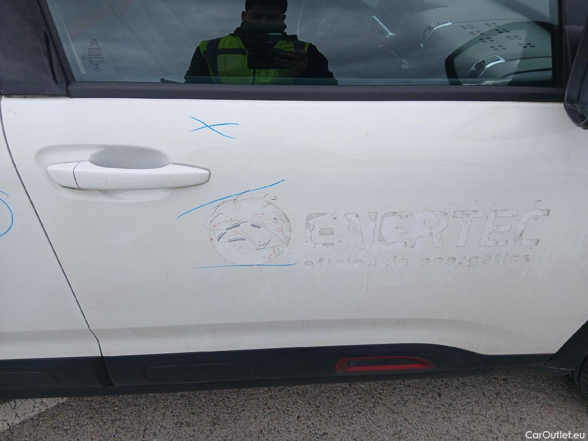  Citroen  C4 Cactus CITROEN  / 2018 / 5P / berlina con portón BlueHDi 100 S&S C-Series(SP) #18