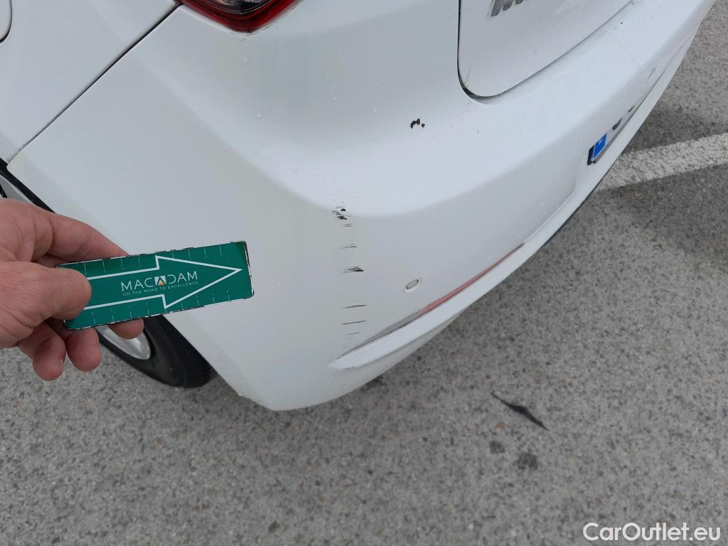  Hyundai  i20 HYUNDAI  5p 2G berlina con portón 1.4 CRDi Klass #35