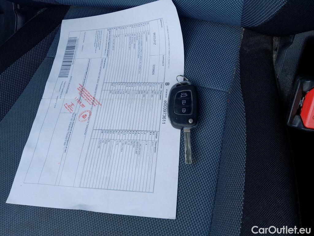  Hyundai  i20 HYUNDAI  5p 2G berlina con portón 1.4 CRDi Klass #3