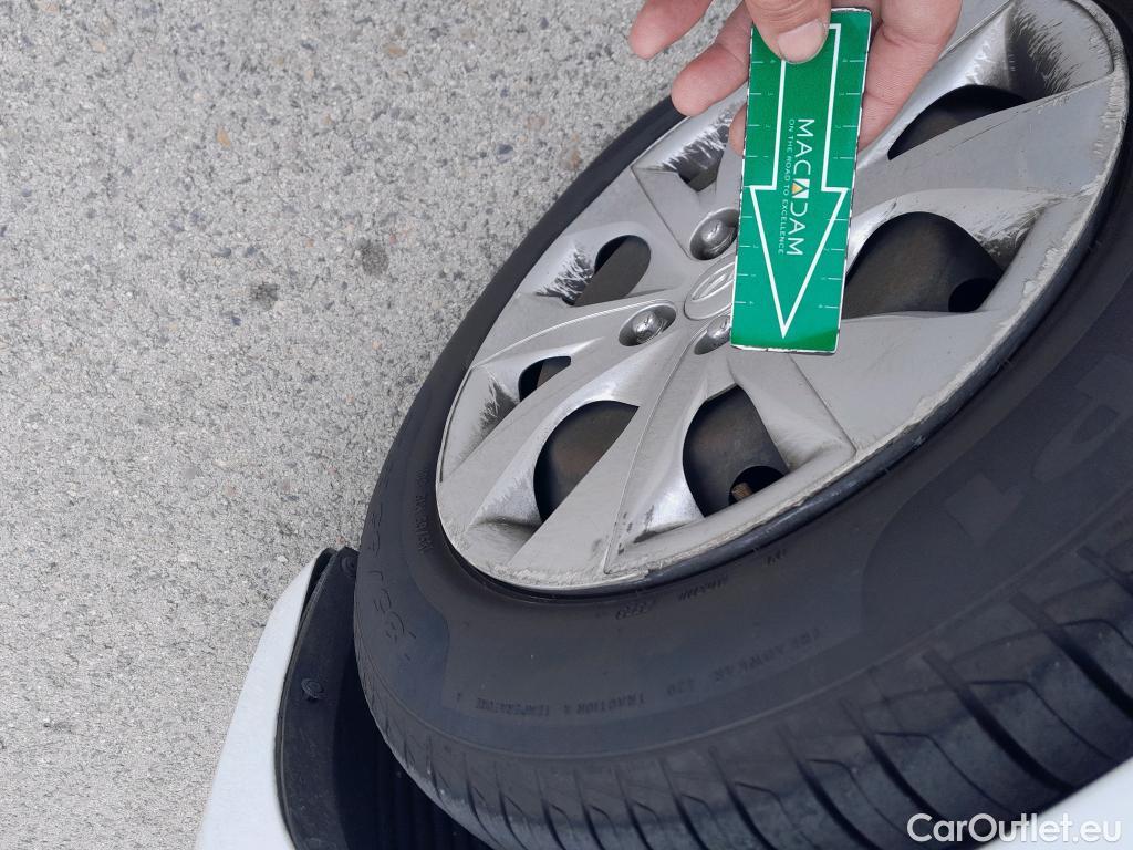  Hyundai  i20 HYUNDAI  5p 2G berlina con portón 1.4 CRDi Klass #41