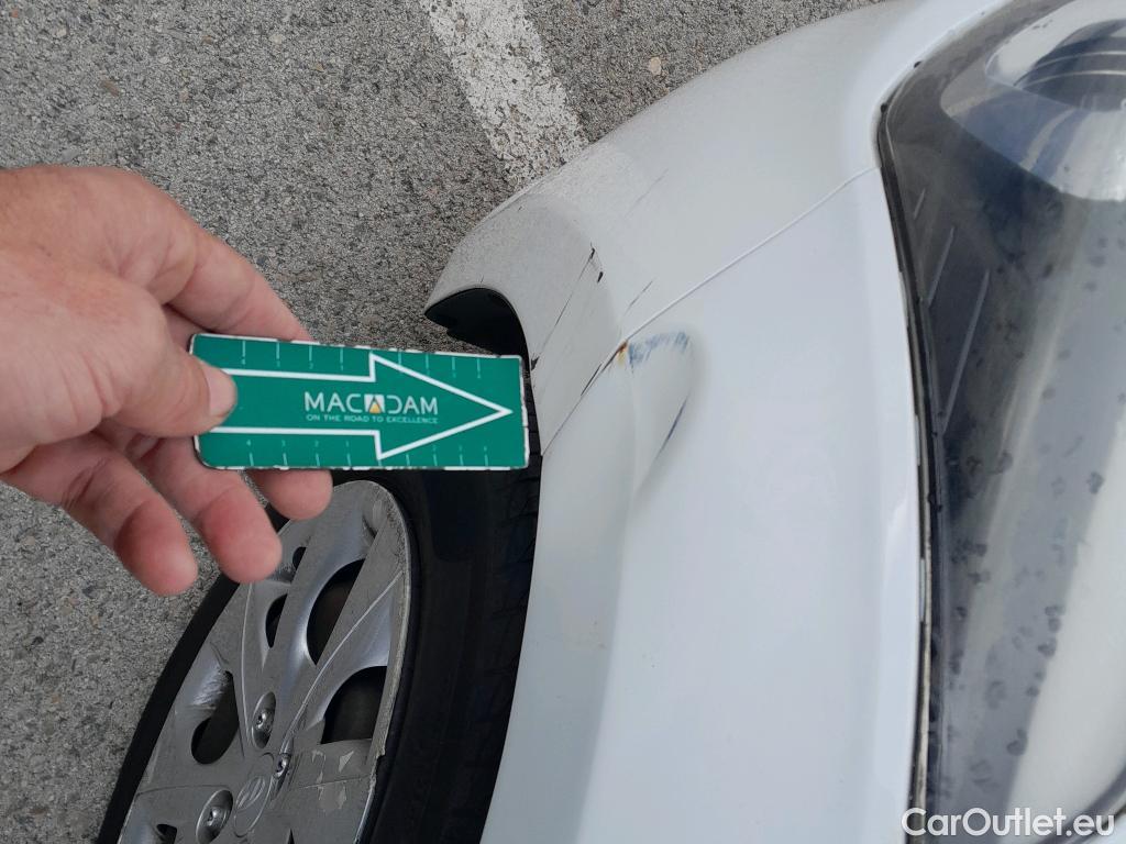  Hyundai  i20 HYUNDAI  5p 2G berlina con portón 1.4 CRDi Klass #10