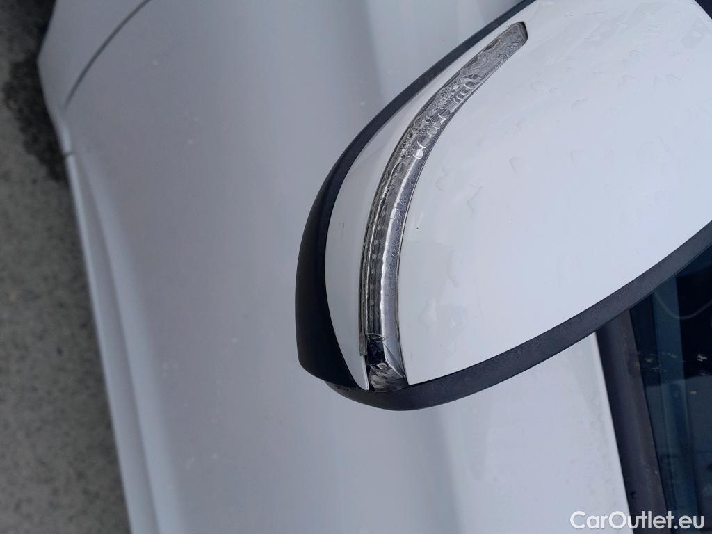  Hyundai  i20 HYUNDAI  5p 2G berlina con portón 1.4 CRDi Klass #36