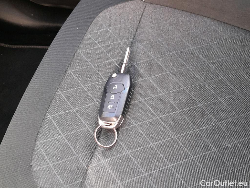  Ford  Fiesta FORD  / 2017 / 5P / berlina con portón 1.5 TDCi 63kW (85CV) Active 5p #2