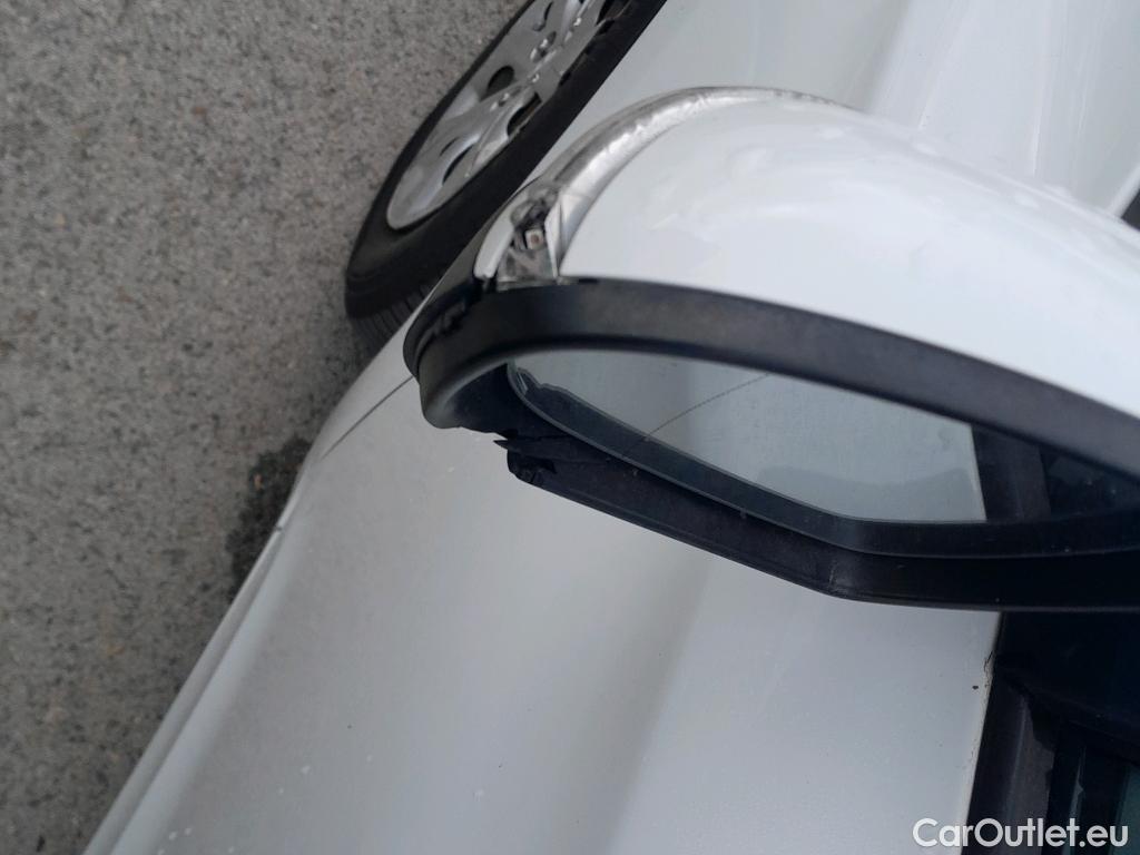  Hyundai  i20 HYUNDAI  5p 2G berlina con portón 1.4 CRDi Klass #44