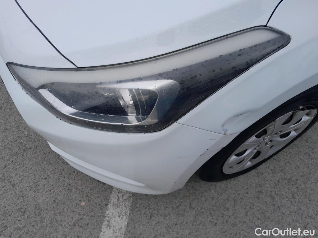  Hyundai  i20 HYUNDAI  5p 2G berlina con portón 1.4 CRDi Klass #25