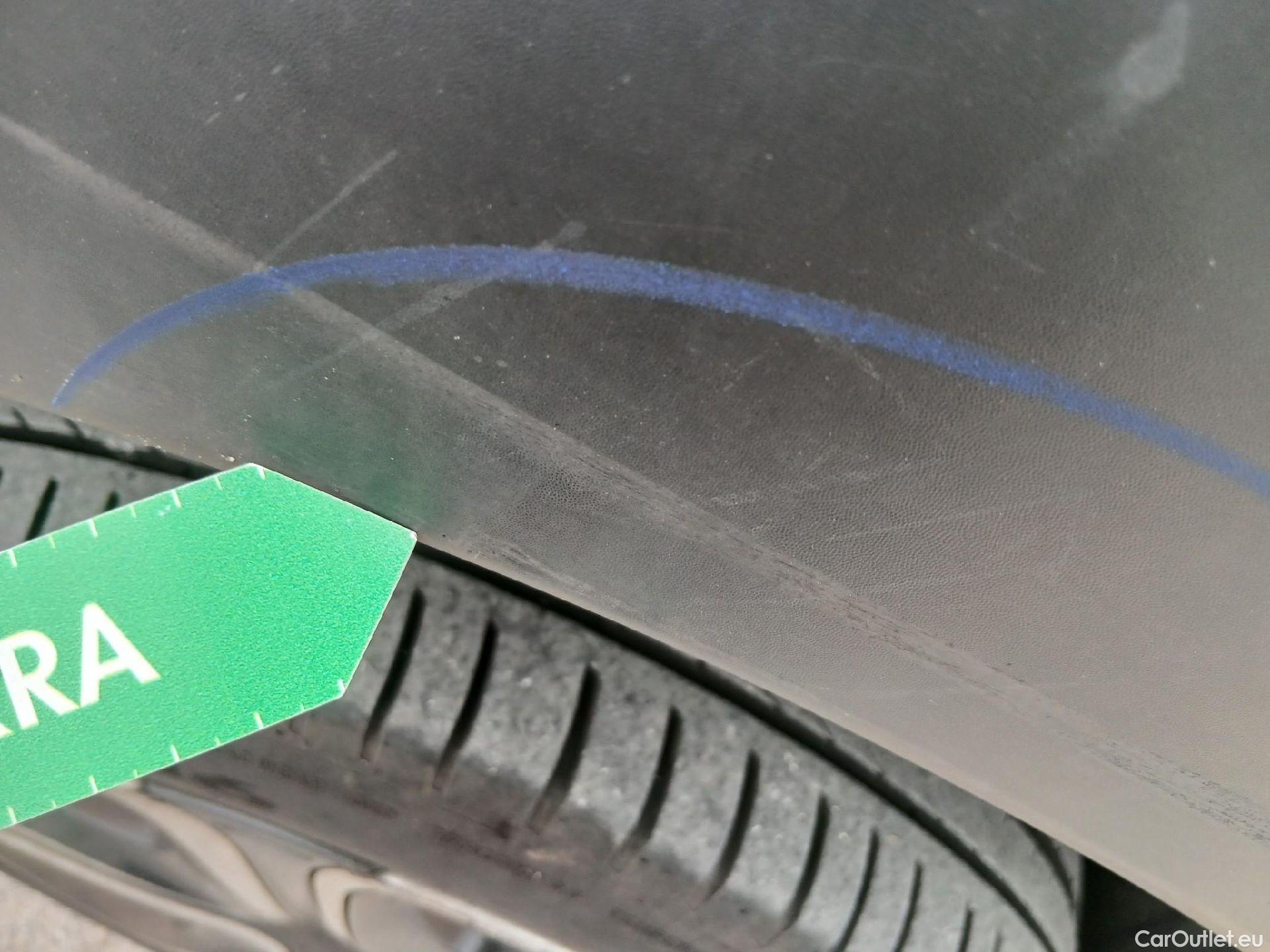  Citroen  C4 Cactus CITROEN  / 2018 / 5P / berlina con portón BlueHDi 100 S&S C-Series(SP) #20