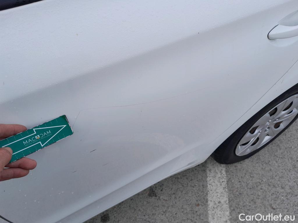  Hyundai  i20 HYUNDAI  5p 2G berlina con portón 1.4 CRDi Klass #30