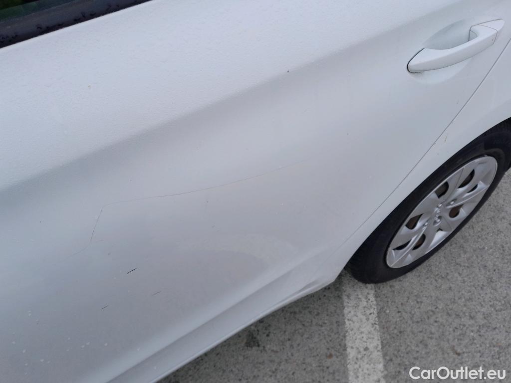  Hyundai  i20 HYUNDAI  5p 2G berlina con portón 1.4 CRDi Klass #29