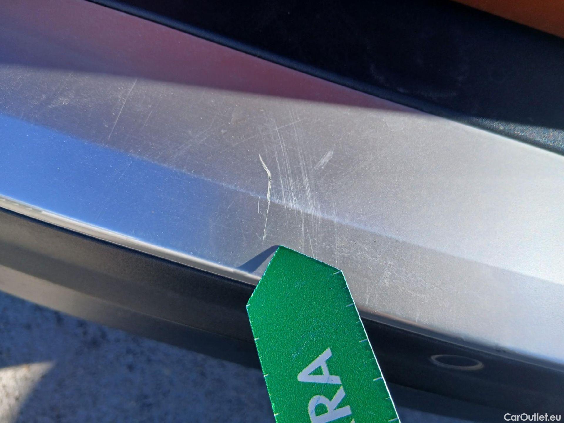  Peugeot  2008 PEUGEOT  / 2019 / 5P / todoterreno Active Pack BlueHDI 81kW (110CV) #26