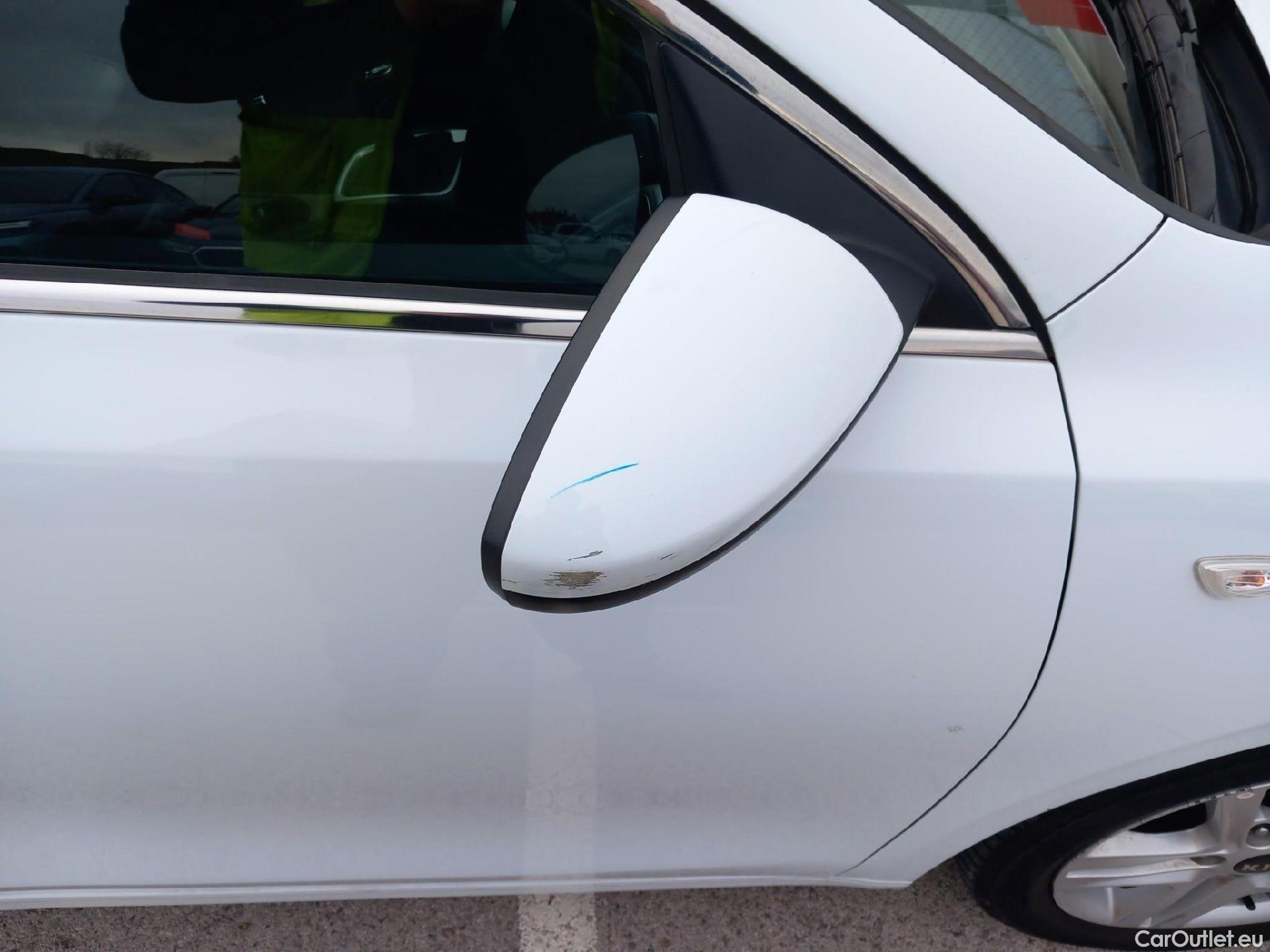  KIA  Cee'd KIA Ceed / 2018 / 5P / berlina con portón 1.6 CRDi 85kW (115CV) Business #29