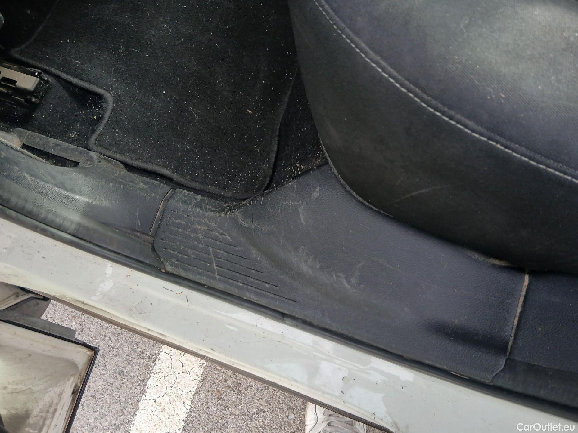  Nissan  Qashqai NISSAN  / 2021 / 5P / todoterreno DIG-T 103kW (140CV) mHEV 4x2 Acenta #65