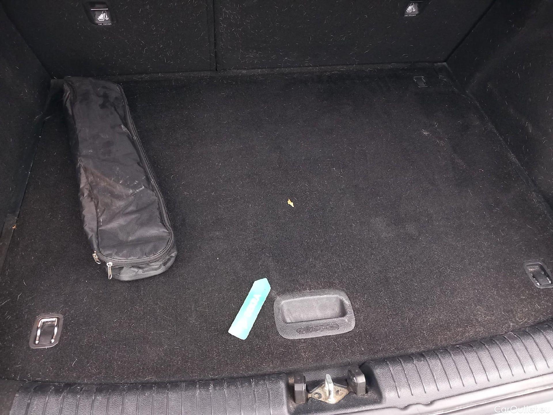  KIA  Cee'd KIA Ceed / 2018 / 5P / berlina con portón 1.6 CRDi 85kW (115CV) Business #34