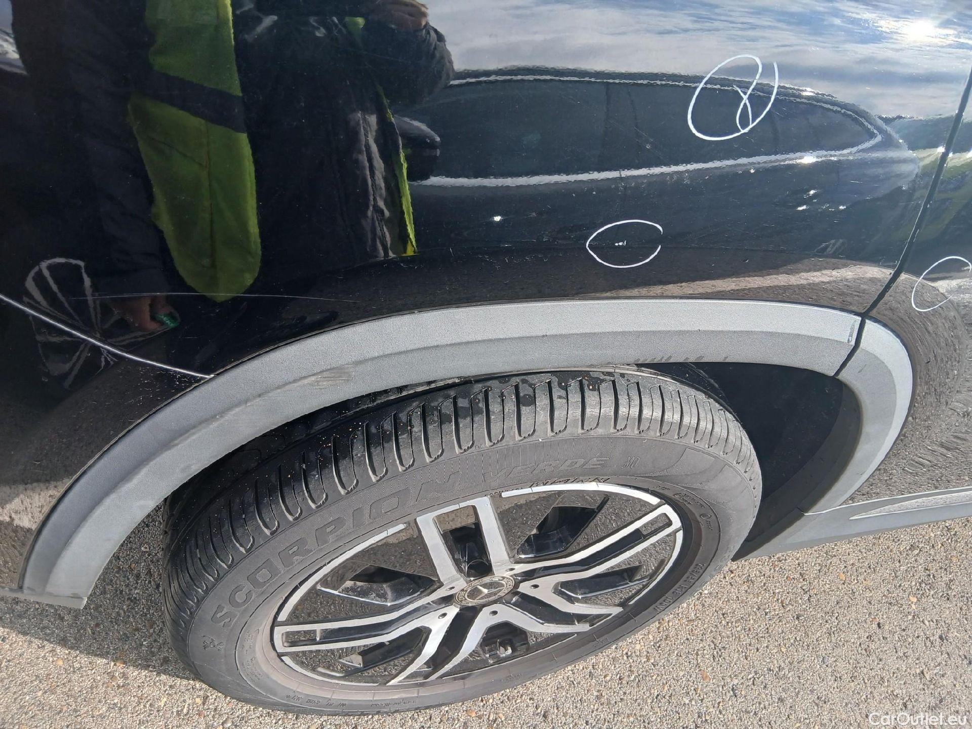  Mercedes  GLA MERCEDES-BENZ  / 2020 / 5P / todoterreno  200 D #18