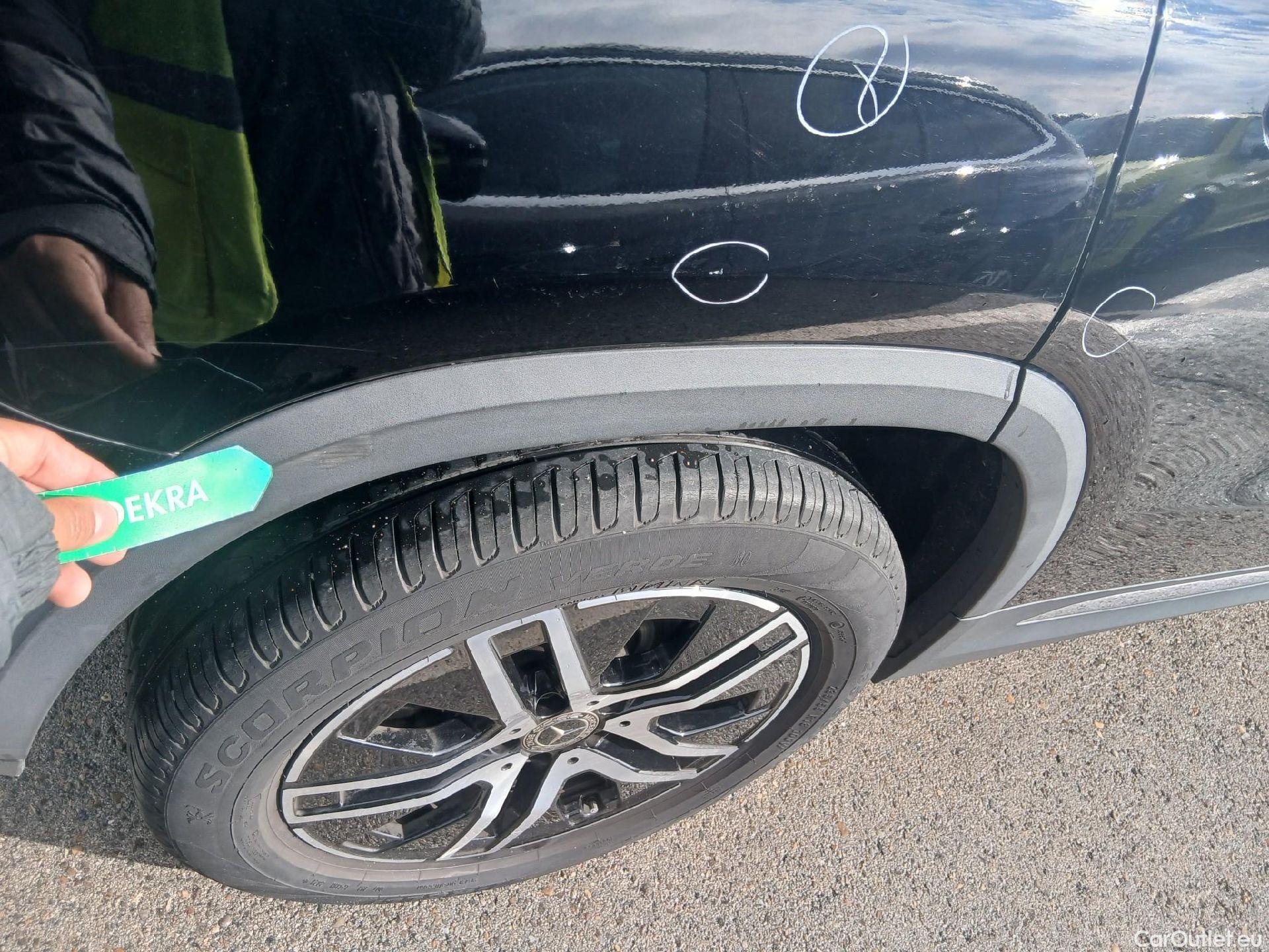  Mercedes  GLA MERCEDES-BENZ  / 2020 / 5P / todoterreno  200 D #19