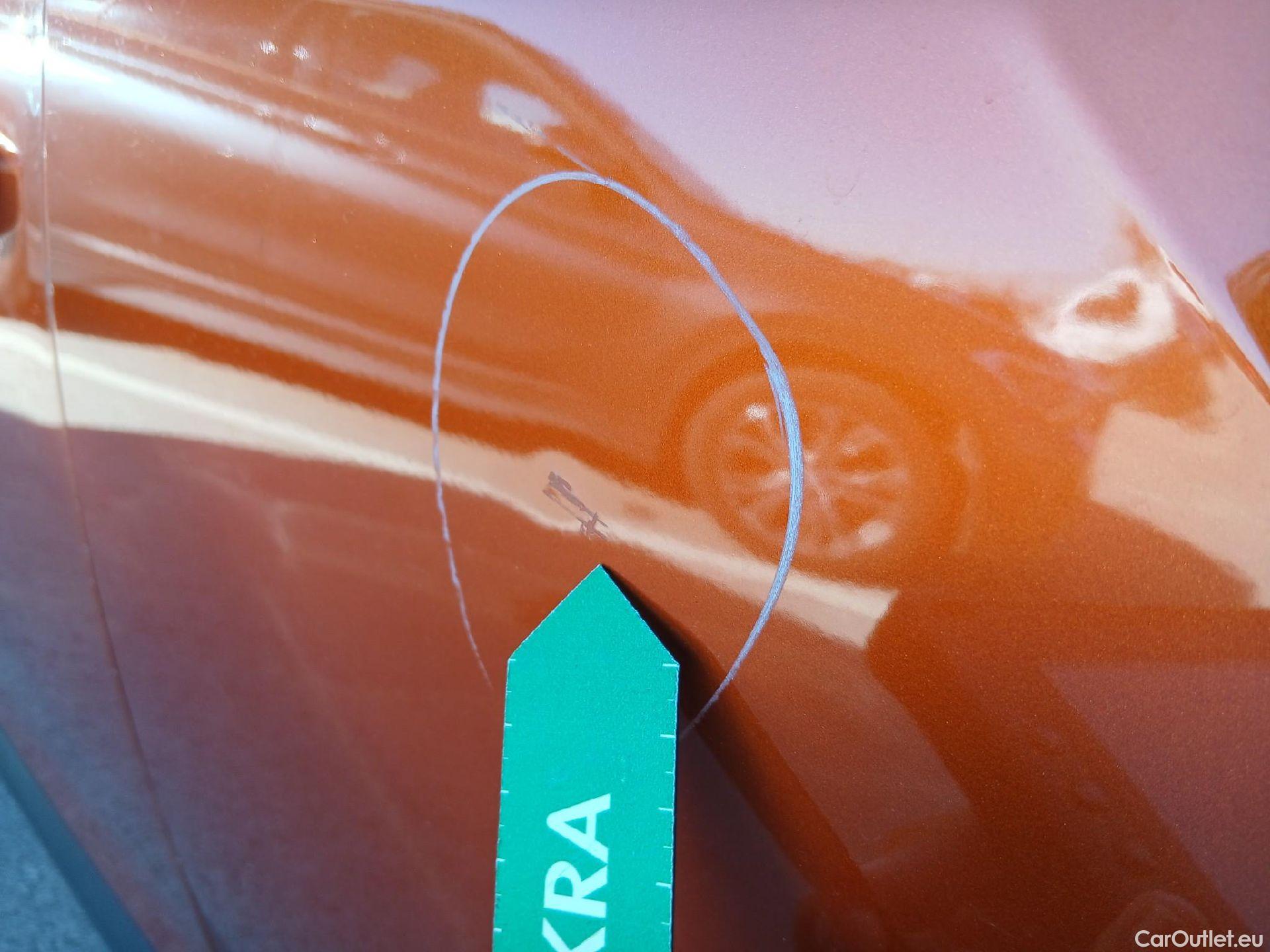  Peugeot  2008 PEUGEOT  / 2019 / 5P / todoterreno Active Pack BlueHDI 81kW (110CV) #17