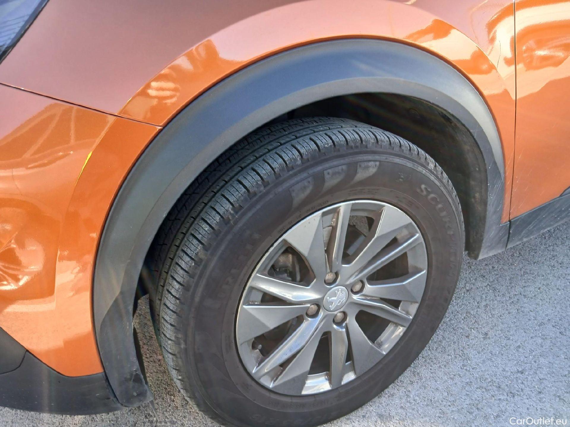  Peugeot  2008 PEUGEOT  / 2019 / 5P / todoterreno Active Pack BlueHDI 81kW (110CV) #12