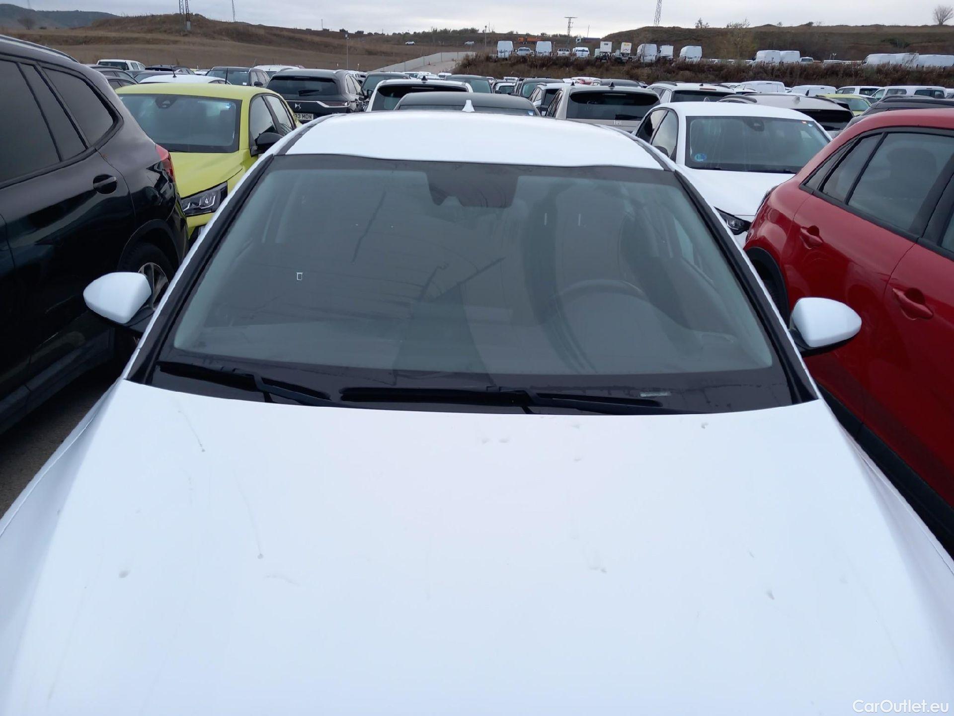  KIA  Cee'd KIA Ceed / 2018 / 5P / berlina con portón 1.6 CRDi 85kW (115CV) Business #2