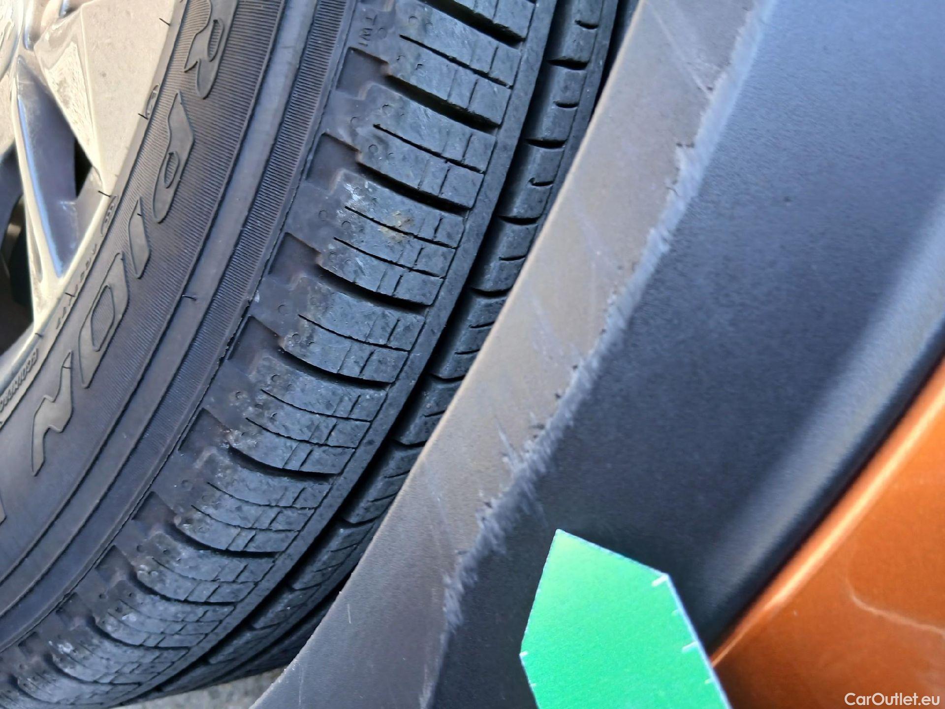  Peugeot  2008 PEUGEOT  / 2019 / 5P / todoterreno Active Pack BlueHDI 81kW (110CV) #42