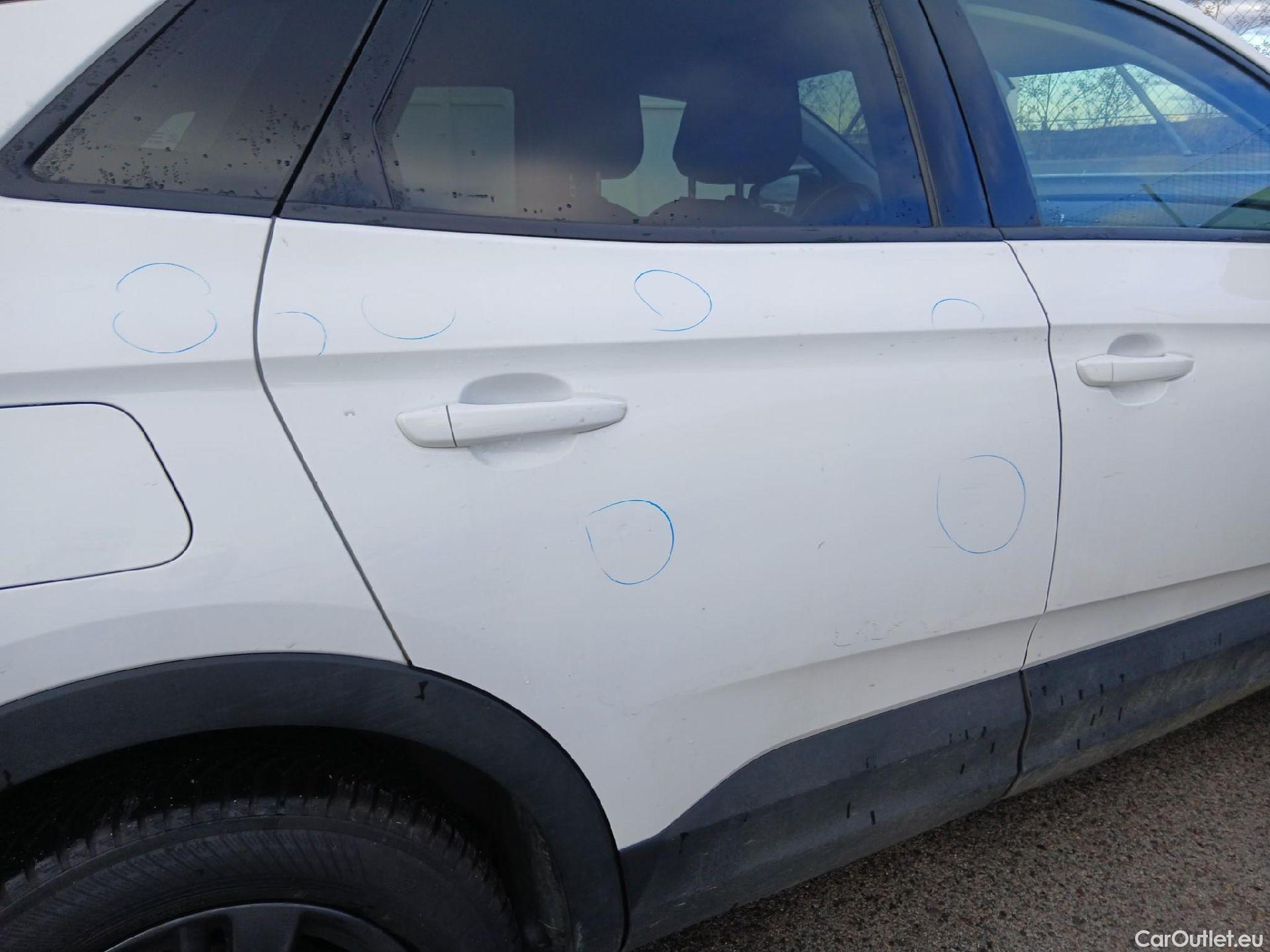  Opel   Grandland X OPEL Grandland / 2021 / 5P / todoterreno 1.5 CDTi Business Edition Auto #47